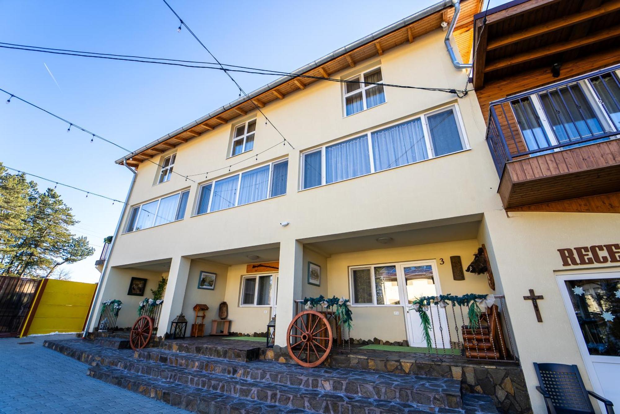 Sura Lu' Patru Apartment Vulcan  Exterior photo